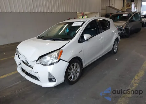 2013 Toyota Prius C Four из США, поврежденный, VIN JTDKDTB34D1538013